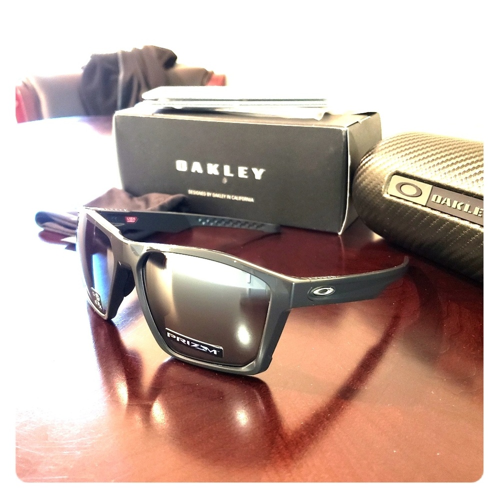 New with box Oakley Targetline Sunglasses